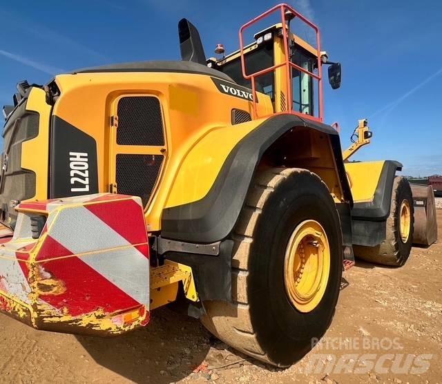 Volvo L 220 H Naudoti ratiniai krautuvai