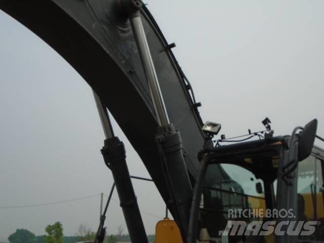 John Deere 450 DLC Vikšriniai ekskavatoriai