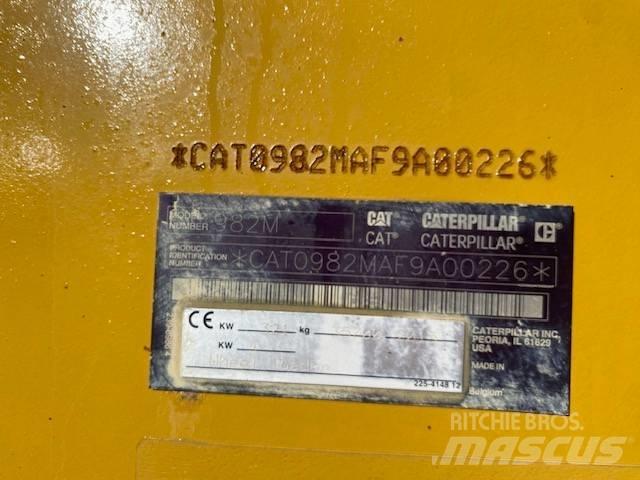 CAT 982 M Naudoti ratiniai krautuvai