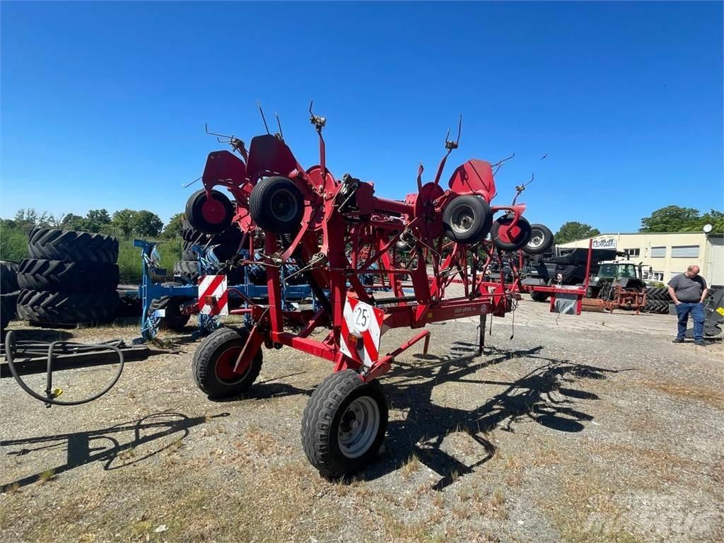 Lely Lotus 900 Šieno grėbliai ir vartytuvai