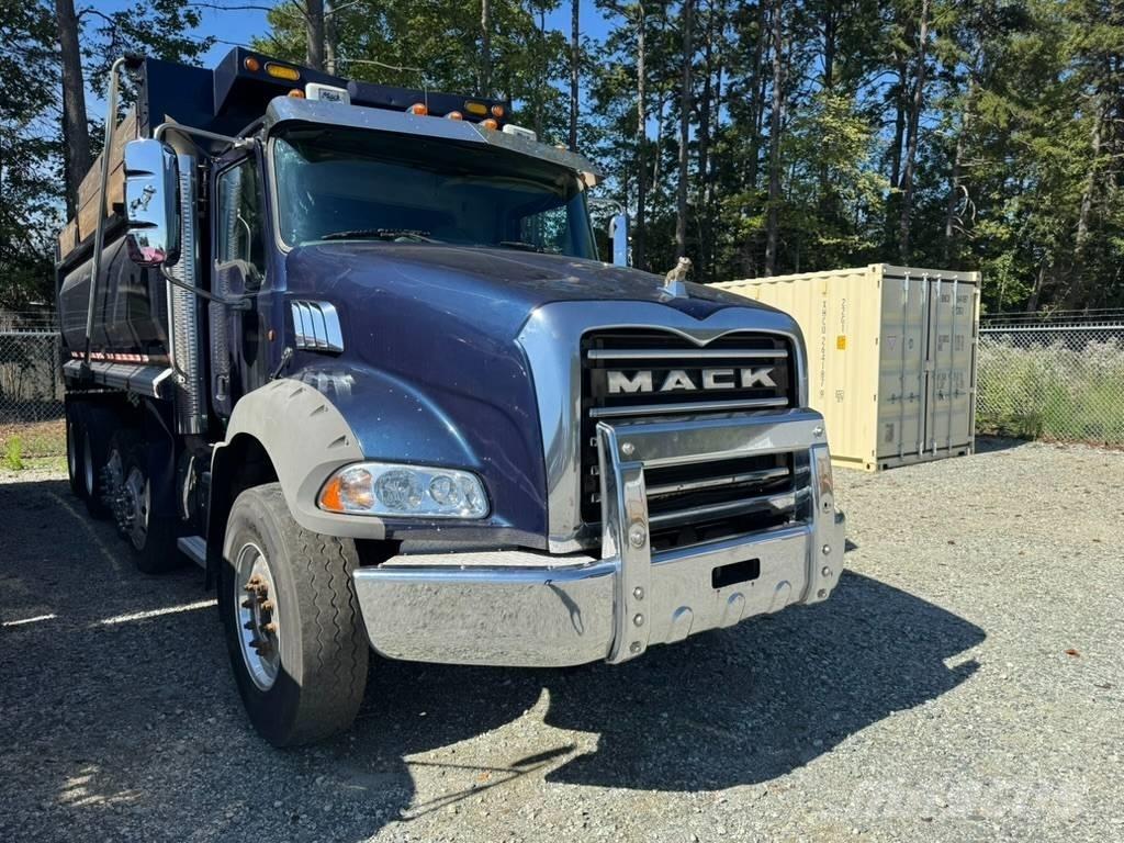Mack GU813 Savivarčių priekabų vilkikai