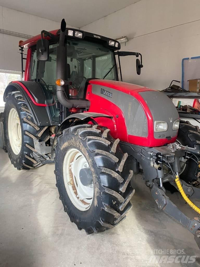Valtra N 101 Traktoriai