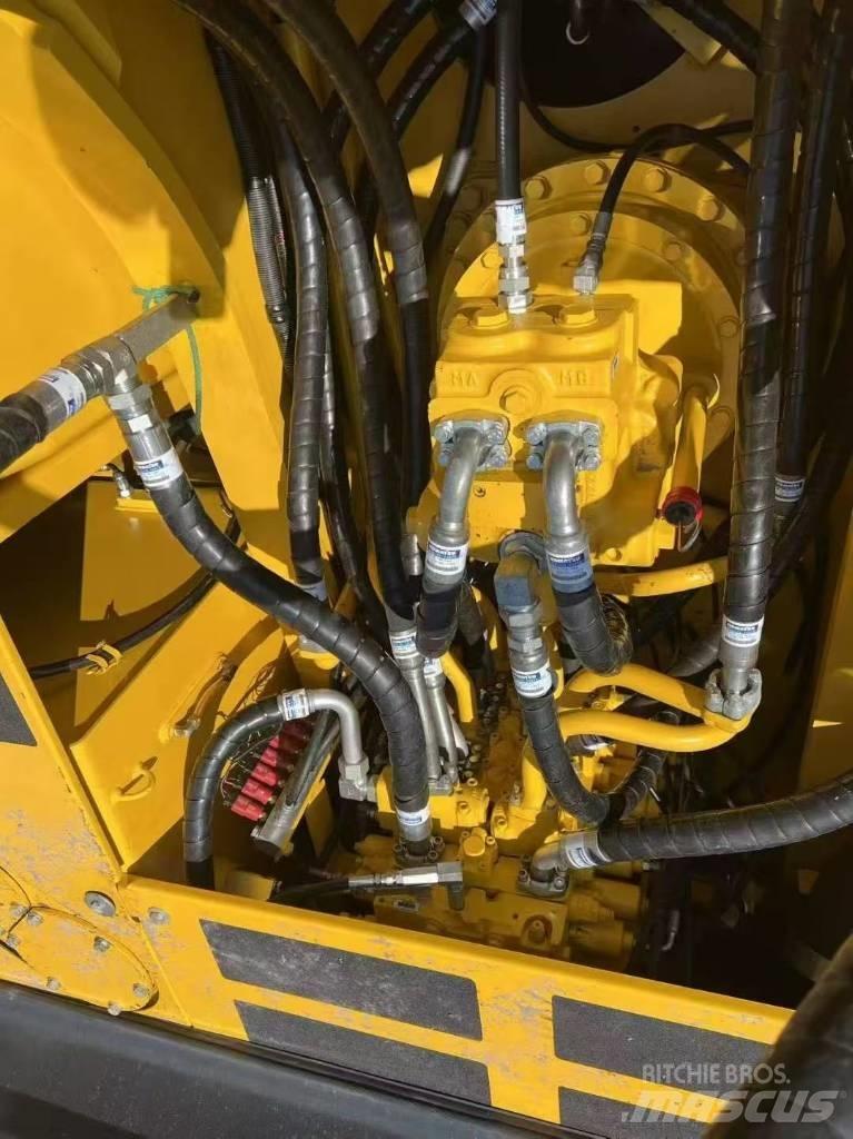 Komatsu 300-7 Vikšriniai ekskavatoriai
