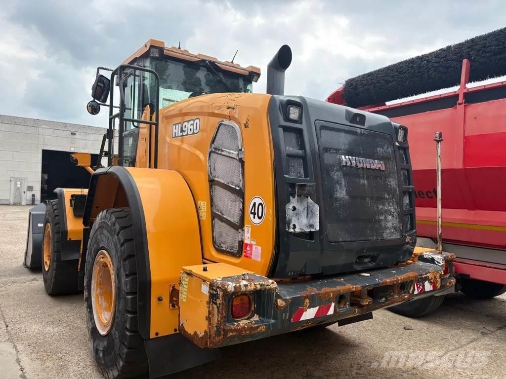 Hyundai HL960 Naudoti ratiniai krautuvai