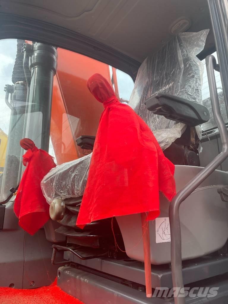 Doosan DX 225 Vikšriniai ekskavatoriai