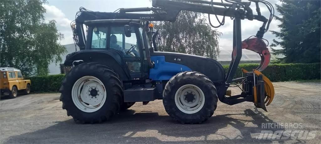 Valtra T130 Traktoriai