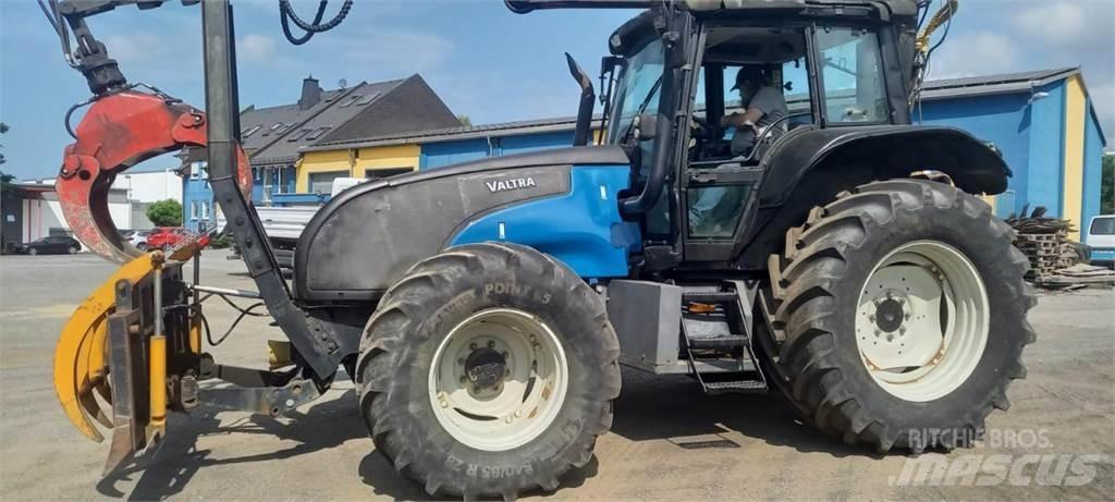 Valtra T130 Traktoriai