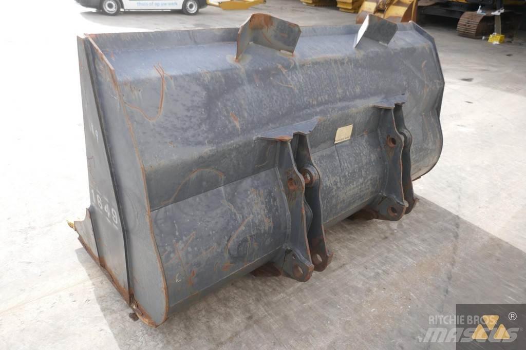 Volvo L120B Bucket Kaušai