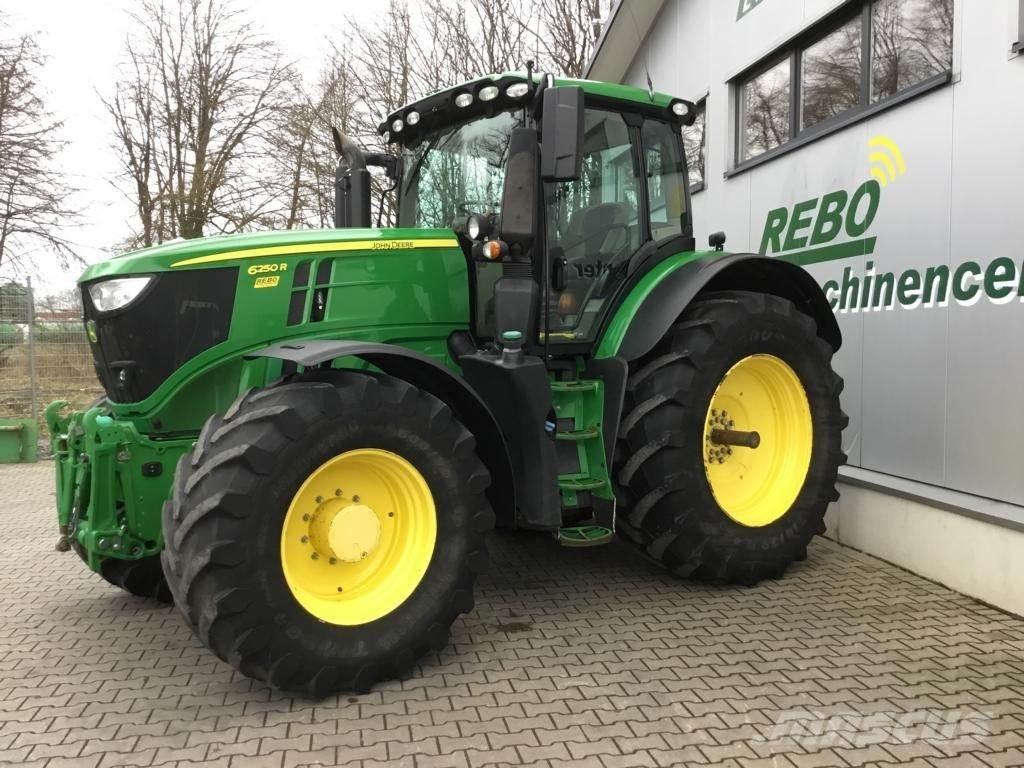 John Deere 6250R Traktoriai
