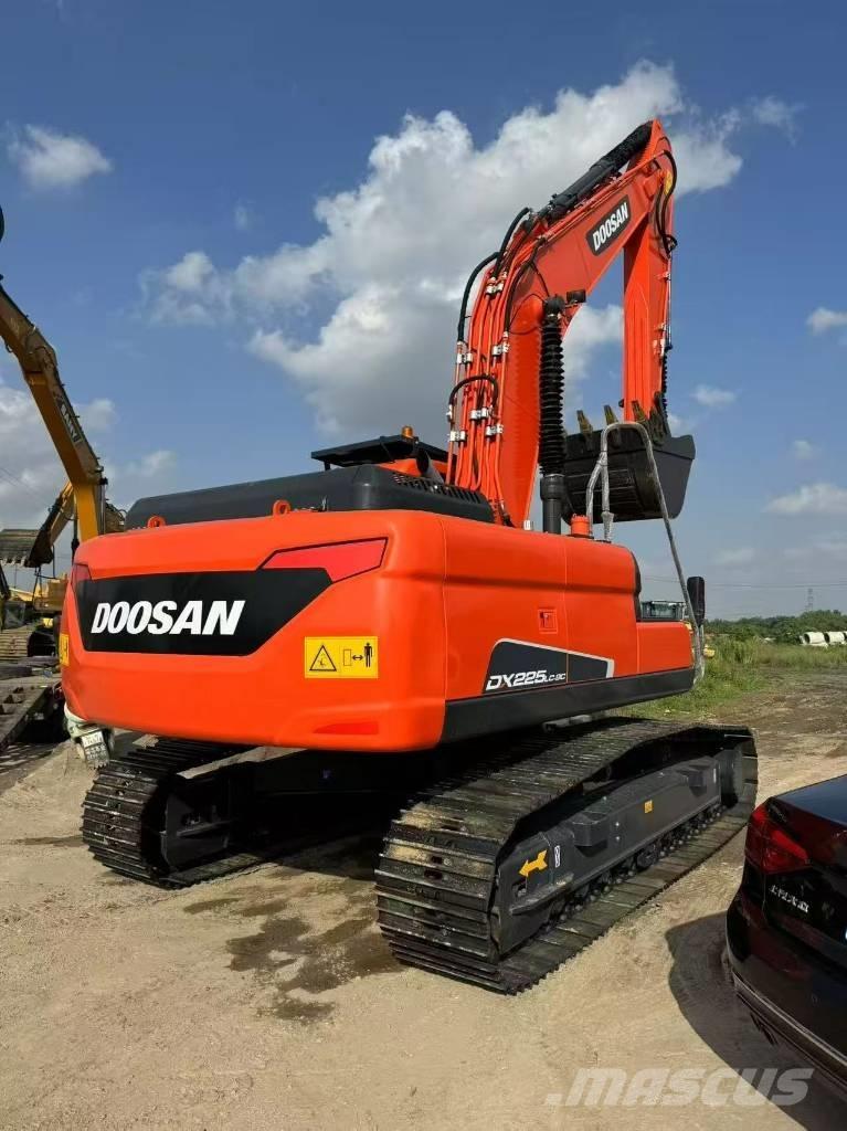 Doosan 225 LC-9C Vikšriniai ekskavatoriai