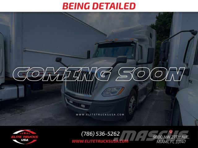 International LT Naudoti vilkikai