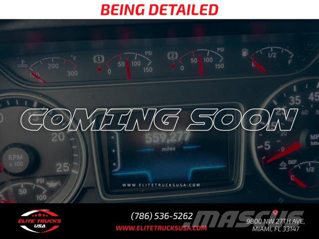 International LT Naudoti vilkikai