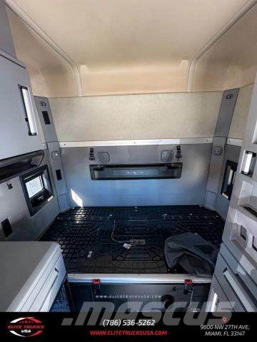 Mack Anthem Naudoti vilkikai