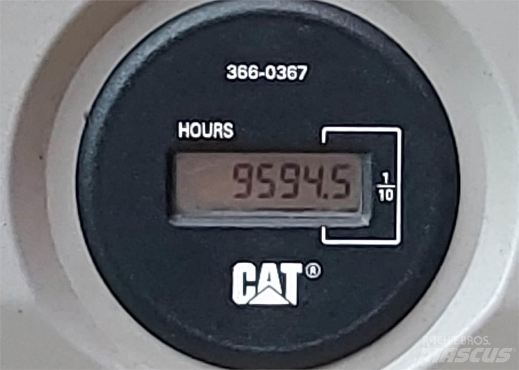 CAT 326FLN Vikšriniai ekskavatoriai