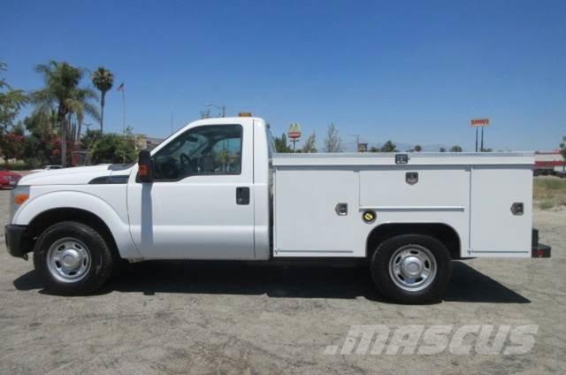 Ford F250 Pagalbos kelyje automobiliai