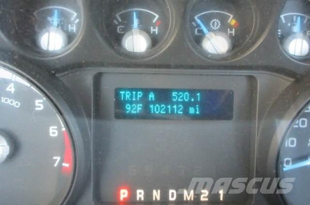 Ford F250 Pagalbos kelyje automobiliai
