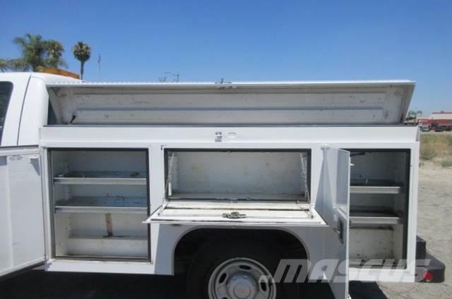 Ford F250 Pagalbos kelyje automobiliai