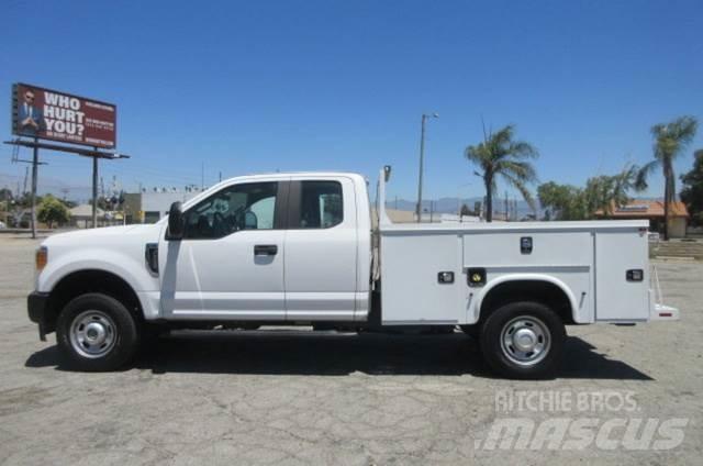 Ford F250 Pagalbos kelyje automobiliai