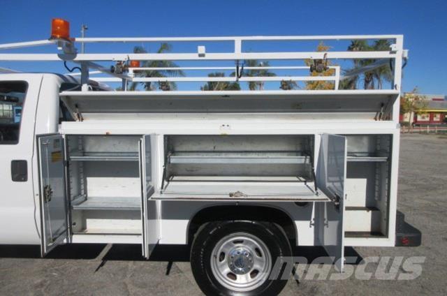 Ford F250 Pagalbos kelyje automobiliai