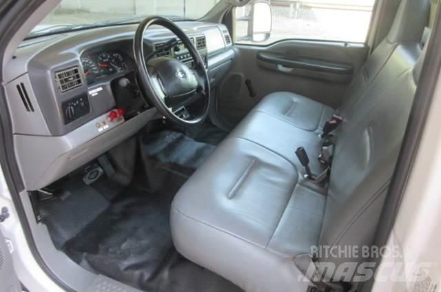 Ford F350 Pagalbos kelyje automobiliai