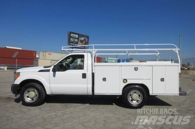Ford F350 Pagalbos kelyje automobiliai