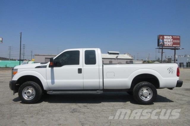Ford F350 Pagalbos kelyje automobiliai