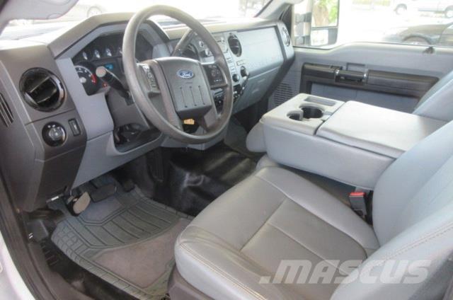 Ford F350 Pagalbos kelyje automobiliai