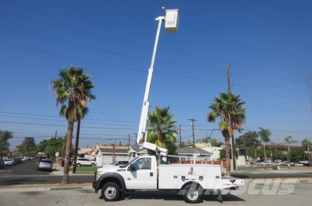 Ford F450 Pagalbos kelyje automobiliai