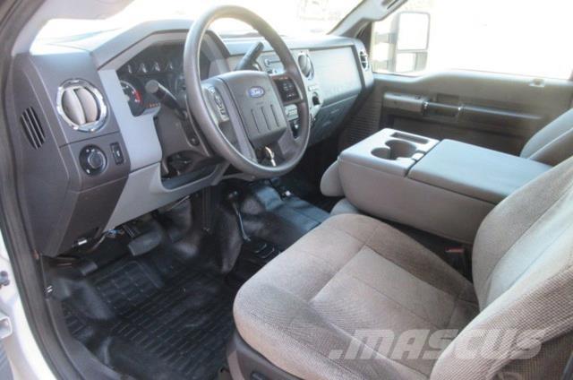 Ford F450 Pagalbos kelyje automobiliai