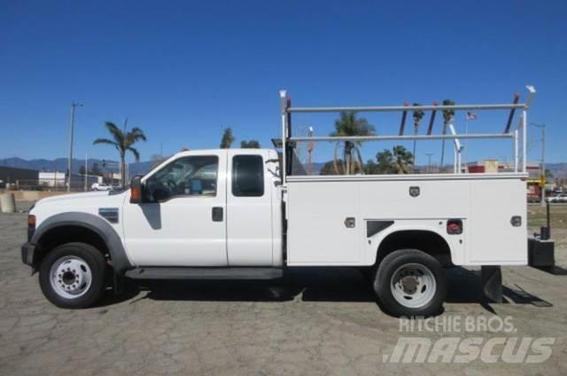 Ford F450 Pagalbos kelyje automobiliai