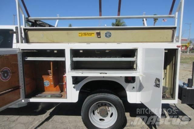 Ford F450 Pagalbos kelyje automobiliai