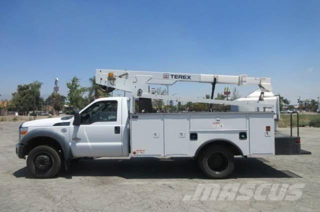 Ford F450 Pagalbos kelyje automobiliai