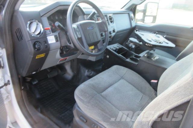 Ford F550 Pagalbos kelyje automobiliai