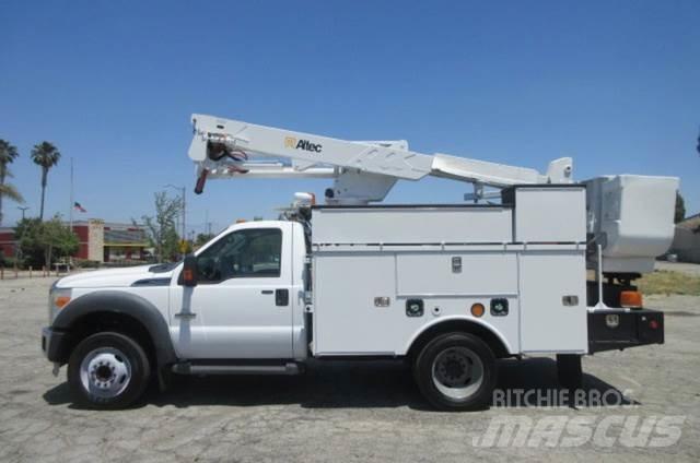 Ford F550 Pagalbos kelyje automobiliai