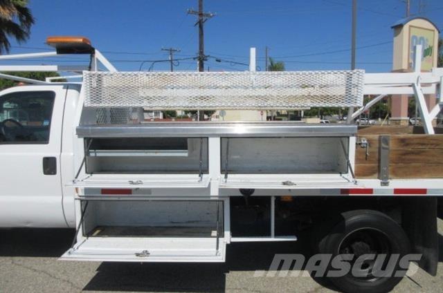Ford F550 Pagalbos kelyje automobiliai