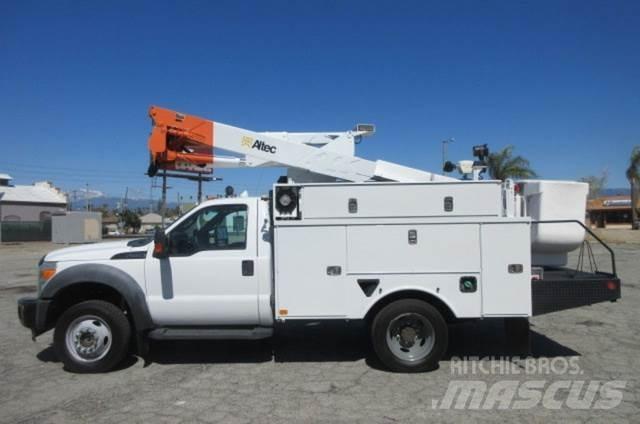 Ford F550 Pagalbos kelyje automobiliai