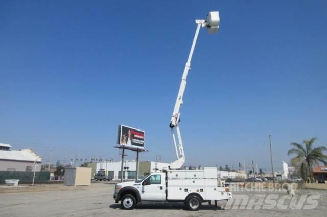Ford F550 Pagalbos kelyje automobiliai