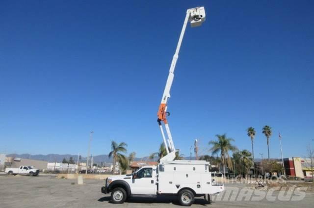 Ford F550 Pagalbos kelyje automobiliai