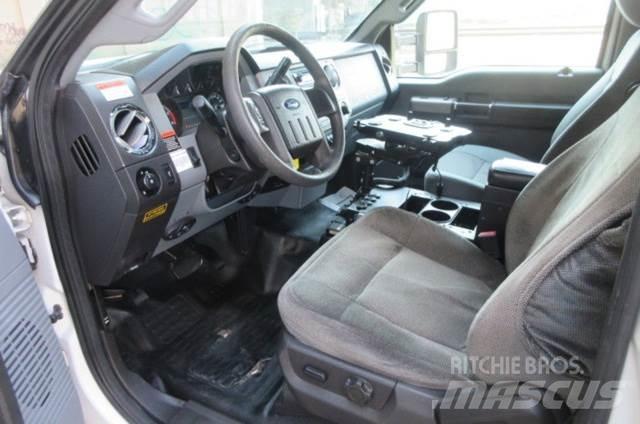 Ford F550 Ant vilkikų montuojamos kėlimo platformos