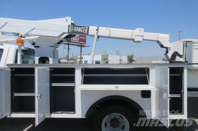 Ford F550 Pagalbos kelyje automobiliai