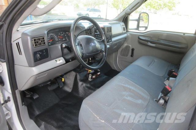 Ford F550 Pagalbos kelyje automobiliai