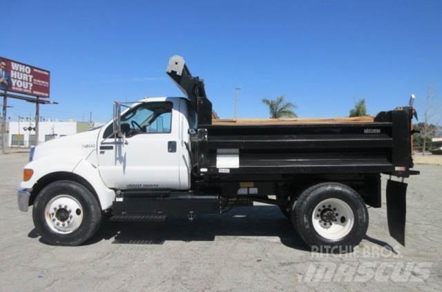 Ford F650 Pagalbos kelyje automobiliai