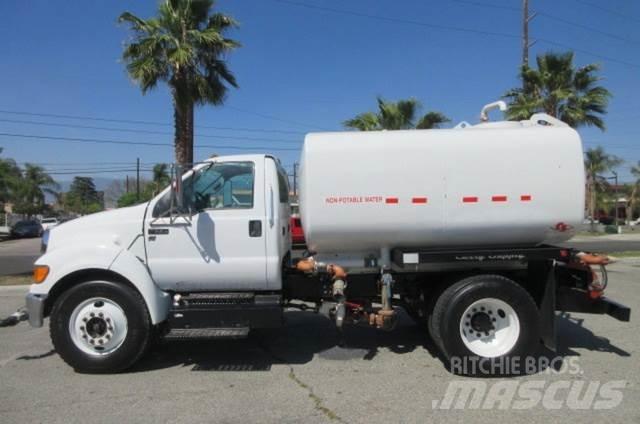 Ford F750 Pagalbos kelyje automobiliai