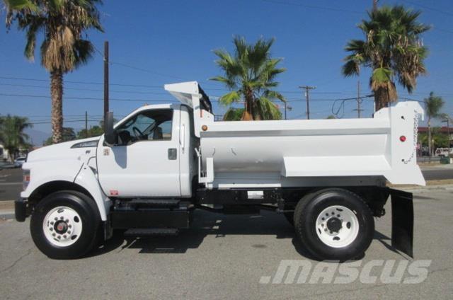 Ford F750 Pagalbos kelyje automobiliai