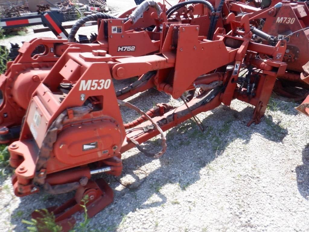 Ditch Witch M530 Plūgai