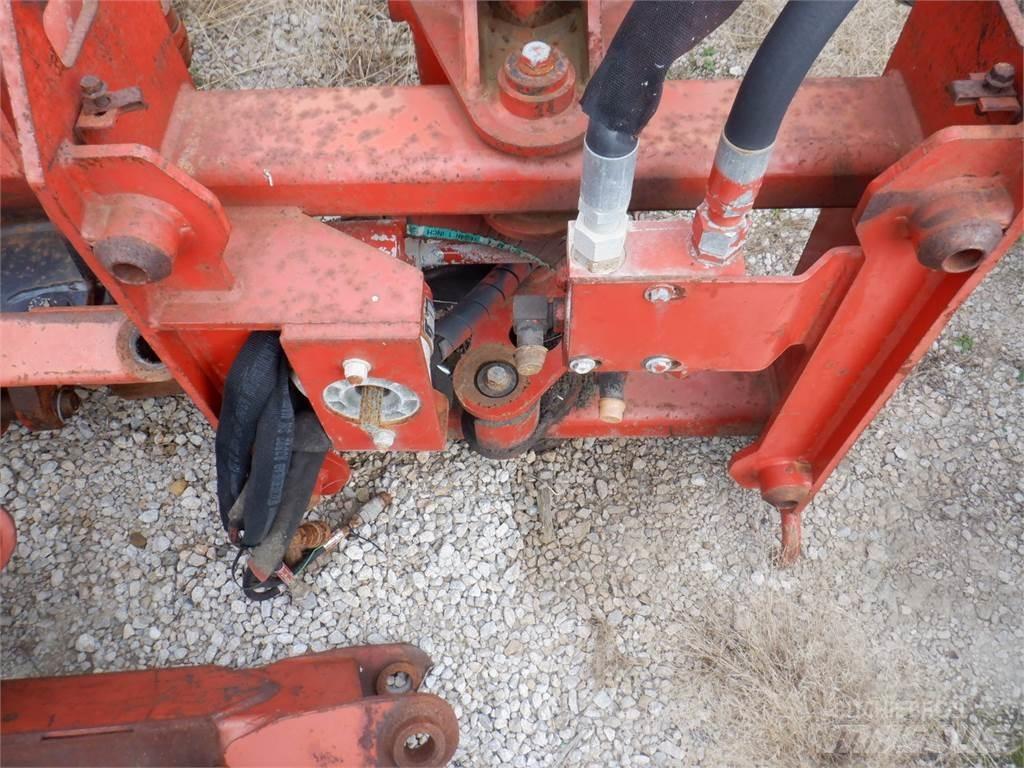 Ditch Witch M730 Plūgai