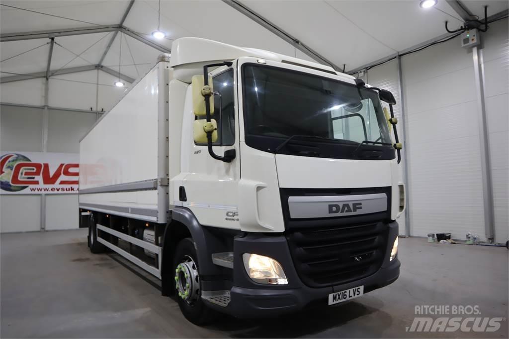 DAF CF220 Sunkvežimiai su dengtu kėbulu