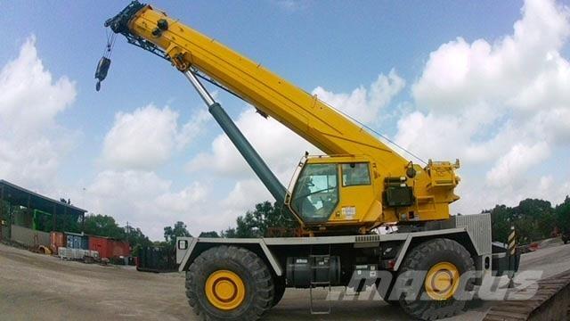 Grove RT 9130E-2 Neapdoroto reljefo kranai