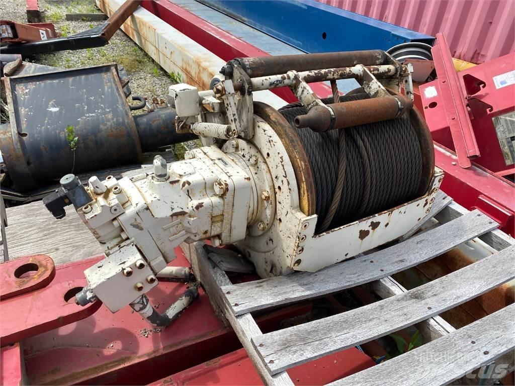 Terex  Keltuvai, gervės ir medžiagų liftai