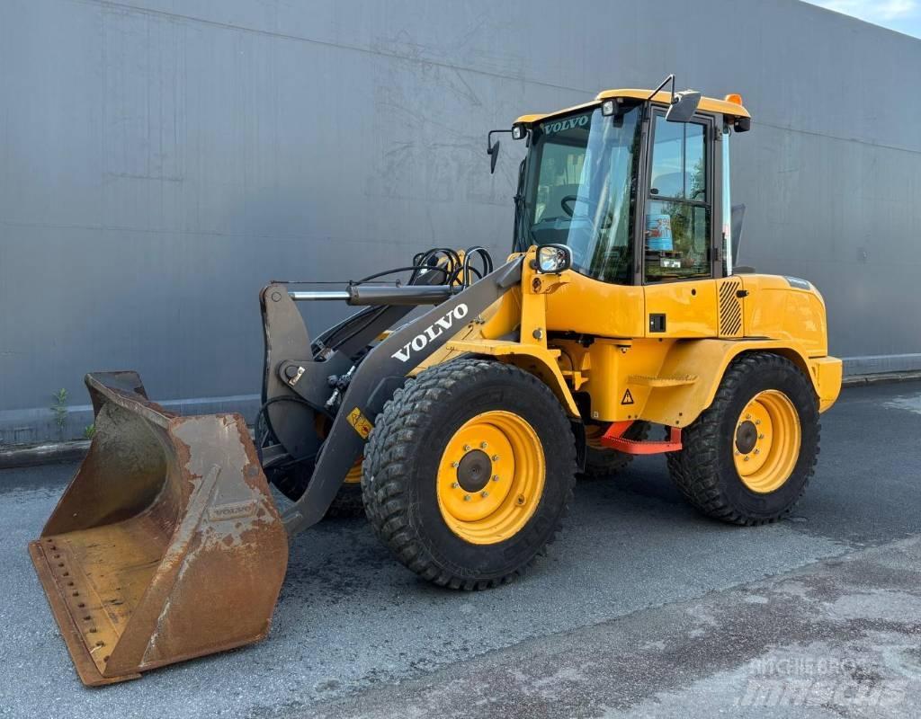 Volvo L 30 GS Naudoti ratiniai krautuvai